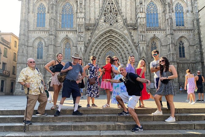 Semi-Private Barcelona Tour Gothic, Sagrada Familia & Park Guell - Montjuïc by van: Face of Barcelona, Columbus, and the best viewpoints