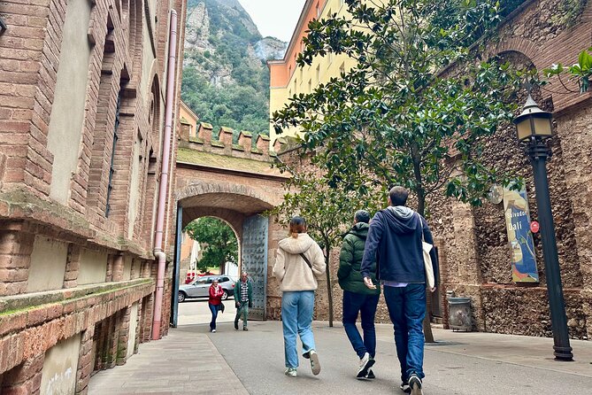 Semi-Private Montserrat Tour from Barcelona - Small-Group Benefits and Your Guide’s Role