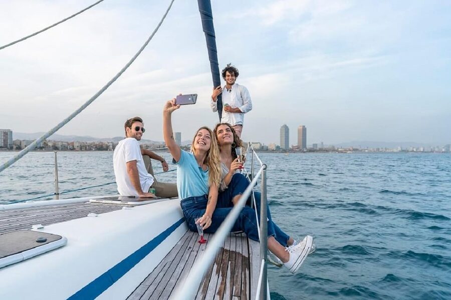 Sitges: Sailboat trip + walking tour and wine cellar tour - Sitges by sea, then by stone and wine
