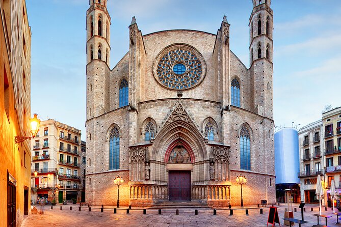 Skip-the-line Barcelona Cathedral with Private Guide - Meeting at Hard Rock Café: the timing you can’t wing