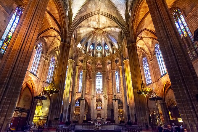 Skip-the-line Barcelona Cathedral with Private Guide - Private guiding with real human flexibility (Svetlana and Carlos)