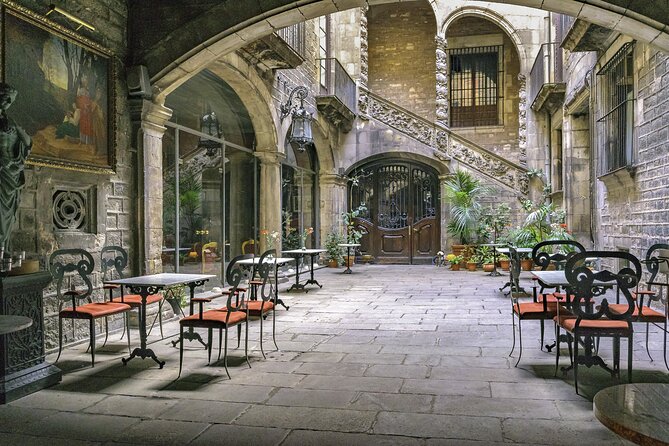 Skip-the-line Barcelona Cathedral with Private Guide - Transport options: when pickup actually saves time
