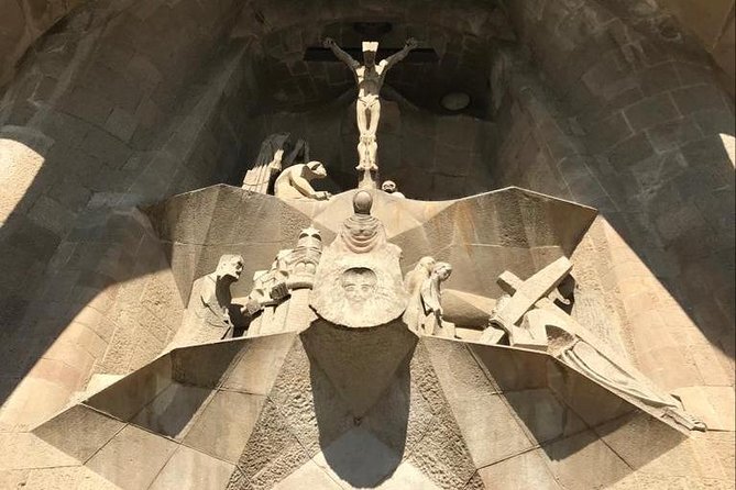 Skip The Line : La Sagrada Familia Guided Tour - Small group energy: max 9 travelers for better focus