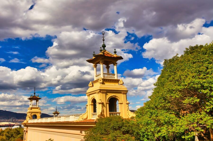 Skip-the-line Montjuïc Castle Tour with a Cable Car Ride - Inside Montjuïc Castle: how one fortress covers several eras