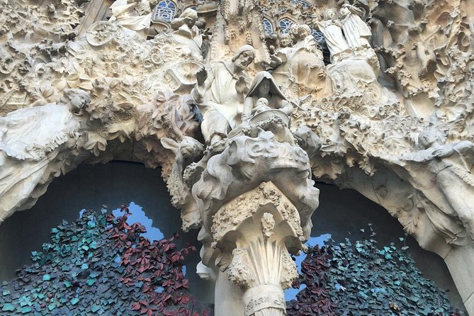 Skip The Line Sagrada Familia Small Group Tour - Gaudí’s facades and religious symbolism explained in plain terms
