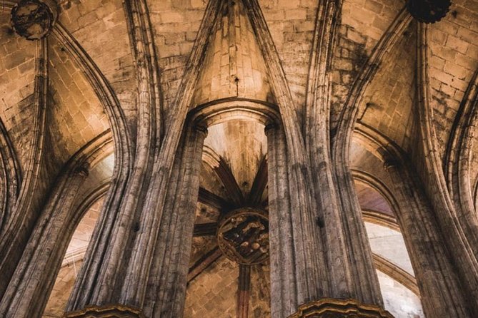 Small Group Barcelona Walking Tour, Flamenco Show & Tapas Dinner - Gothic Quarter walking: Cathedral views, Roman walls, and Jewish Quarter stories