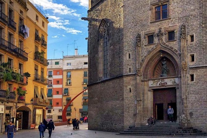 Small Group Barcelona Walking Tour, Flamenco Show & Tapas Dinner - From the Born church to La Ribera: a tapas-and-wine dinner that feels local