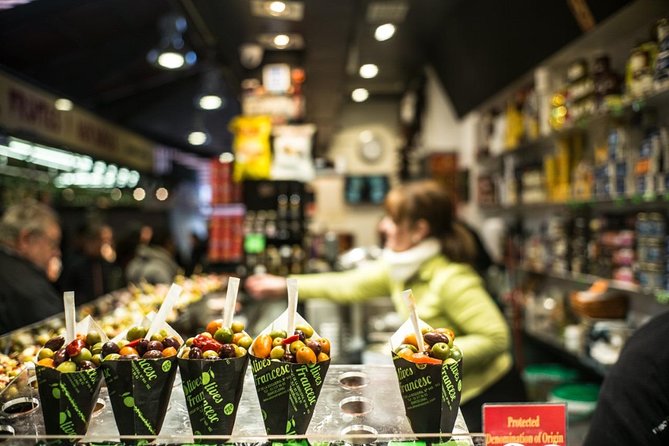 Spanish Oysters, Cava and Ibérico Ham at Barcelona’s La Boqueria Market - Lunch menu by a market chef: what you get and why it matters
