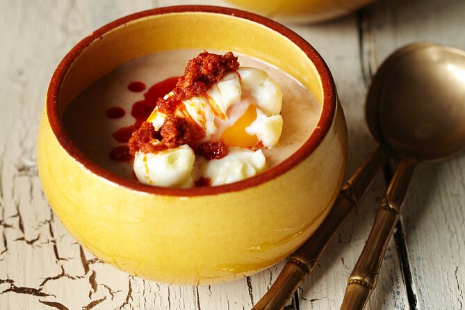 Spanish Tapas Workshop: Boqueria Tour & Rambla Views - Start on La Rambla: getting to the action without stress