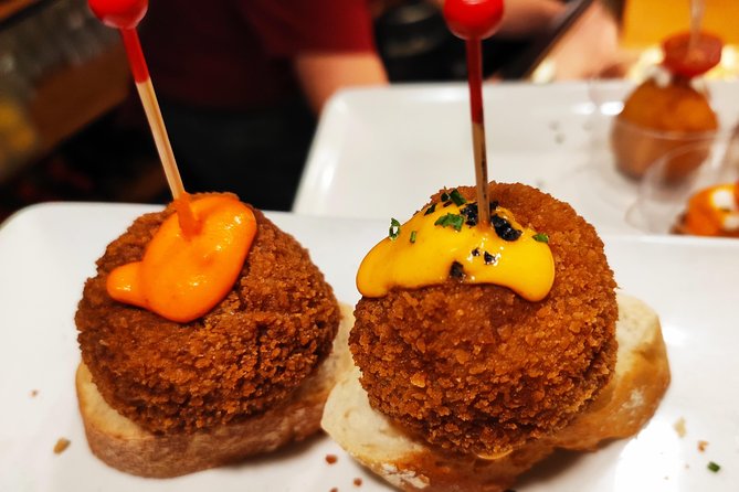 Spanish Wine and Tapas Tour in a Local Neighborhood in Barcelona - How to Get the Best Night From Your Guide