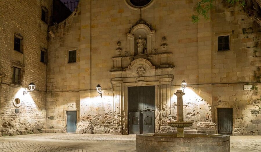 Stories, Legends and Mysteries of Barcelona - Where You Start: Carrer d’Estruc Meets Carrer de Fontanella