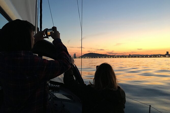 Sunset Sailboat Tour along the Coast with Open Bar - Who this sunset sailboat tour is best for