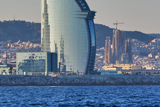 Sunset Sailing Cruise in Barcelona led by Young & Local Captain - Meeting point and the dock reality: plan your pre- and post-cruise wandering