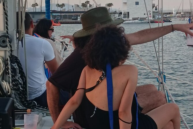 Sunset Sailing Tour in Barcelona - Language and how easy it is to follow