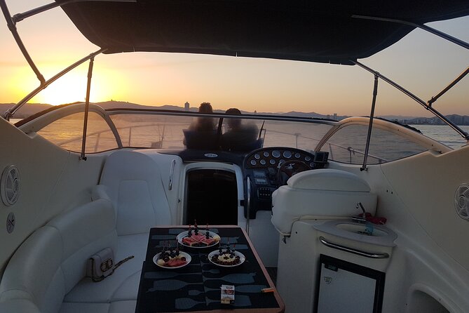 Sunset yacht ride in Barcelona + snacks and drinks - Why the 7:00 PM timing feels right in Barcelona