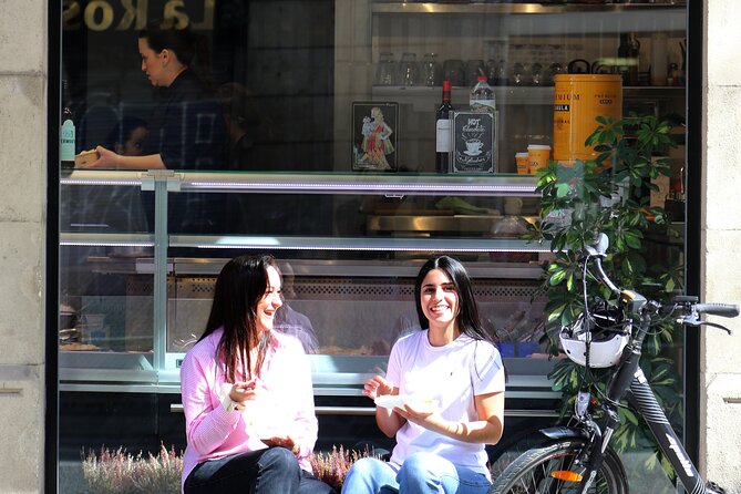 Tapas Tasting Bike/E-Bike Tour in Barcelona - Where you meet and how the tour starts at a glance