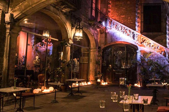 Tapas, Wine and Flamenco Private Tour in Barcelona - Placa Reial’s Gaudí streetlamps: start with the postcard