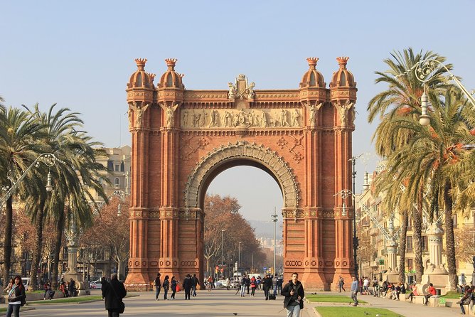 Taxi Transport from Barcelona airport to hotel - What to Do When You Arrive: My Practical Checklist