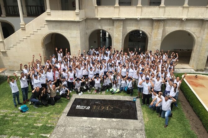 Teambuilding Barcelona: Create the logo of your company in mosaic - What you do in 2½ hours: from logo plan to finished mosaic