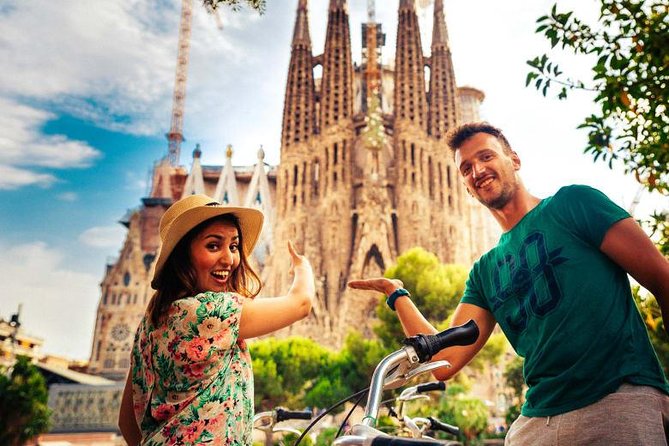 The Beauty of Barcelona by Bike: Private Tour - Getting rolling: Green Bikes, bike rental, and the 3-hour rhythm