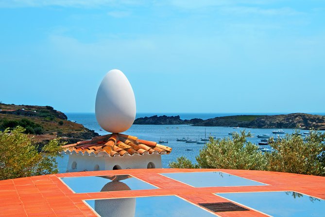 The Dalí Triangle & Cadaqués Day Trip from Girona - Start in Girona: pickup, timing, and the meeting point