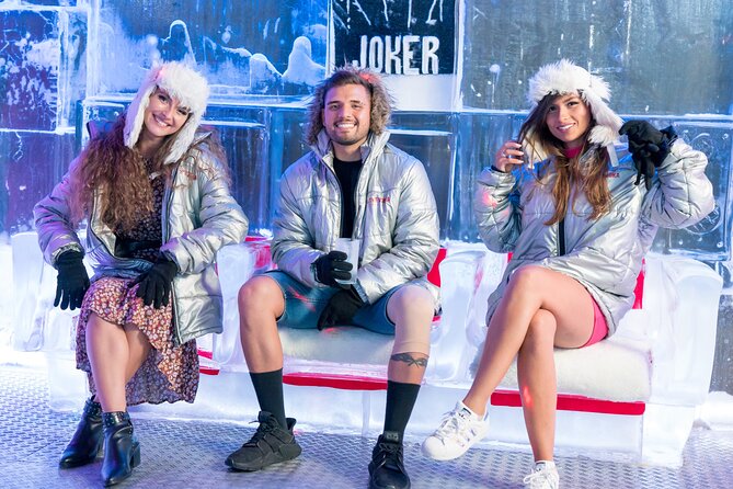 The Ice Bar Experience at Icebarcelona - Dress Code and Comfort: How to Stay Warm Without Ruining the Fun