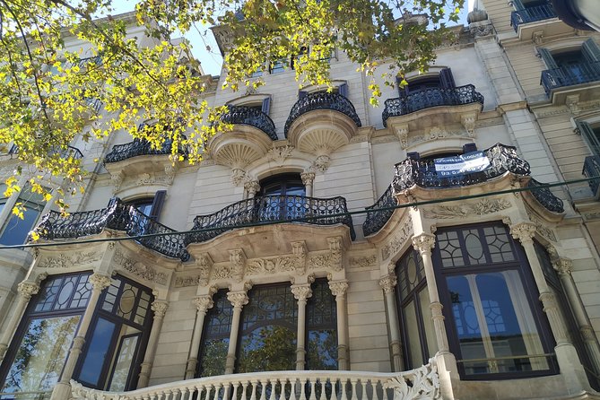 The Story of Gaudi and Modernism Private Walking Tour - Stop 1: Casa Batlló interior visit (and how to get the most from it)