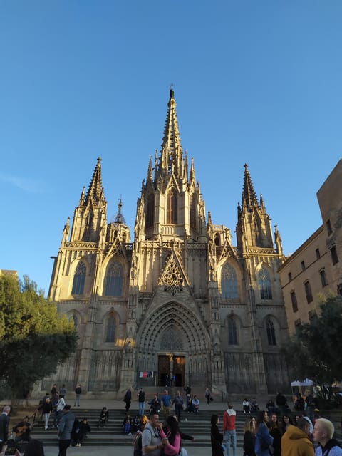 The Timeless Beauty of Barcelona’s Gothic and Born Quarters - The Cathedral Area and Stopping for Cathedral Views the Right Way