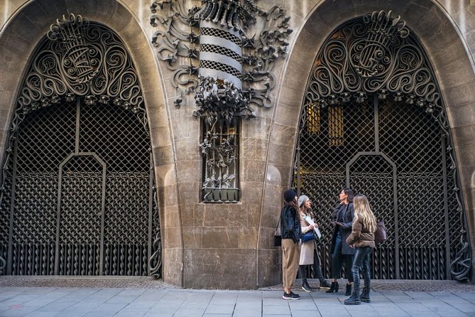 The Ultimate Old Town Tour in Barcelona - Roman Village to Medieval Streets to the Old Jewish Quarter