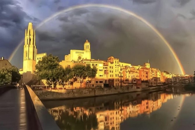 Three Medieval Gems & Local Lunch Private Tour from Barcelona - What You Gain From a Private Guide (and What You Don’t)