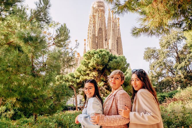 Timeless Barcelona: Your Personal Photoshoot - Where you’ll start and end: the Sagrada Família meeting point