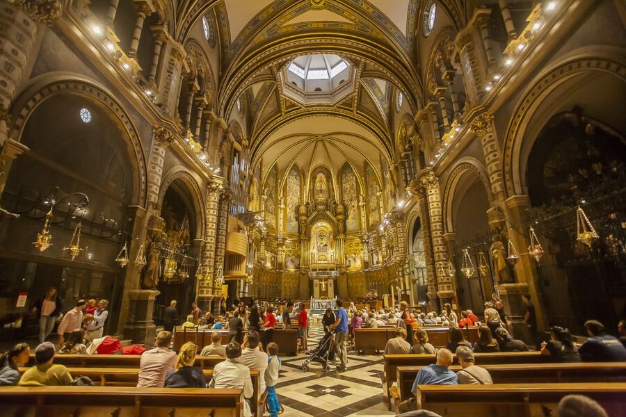 Tot Montserrat: Transport, Museum Tickets, and Lunch - Choosing rack railway vs cable car (and why it matters)