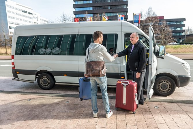 Transfer from Barcelona Airport to Barcelona City - Airport Hours and Service Coverage: When You Can Actually Use It