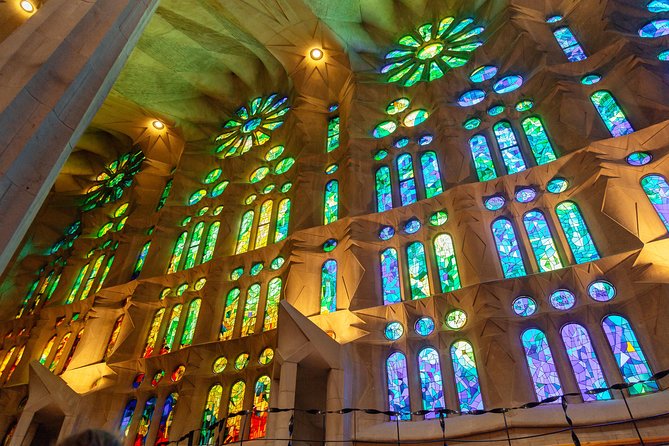 Treasures of Barcelona: Private Gaudi Walking Tour - Why a guide story matters more than the checklist