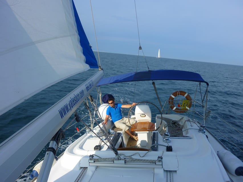 Two Hour Luxury Sailing Experience with Open Bar - The sea dip: when it happens and what you should bring