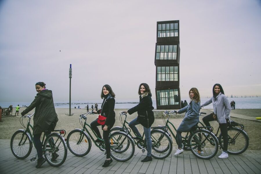 Unusual Barcelona Bike Tour in French - Where You Meet: Getting Started at Carrer de Guatemala 9