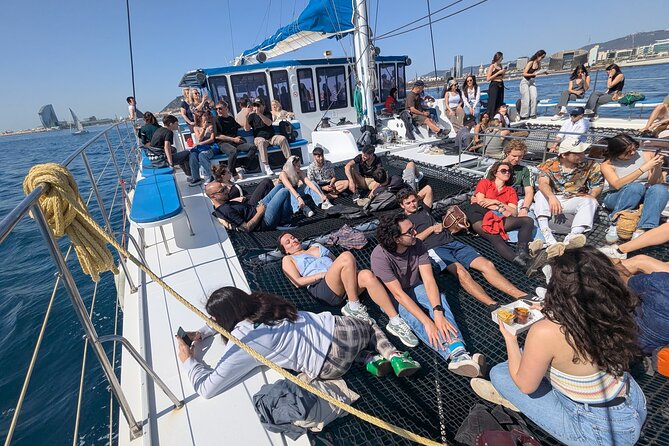 Vermouth in Catamaran A gastronomic experience in Barcelona - The timing: why it pairs so well with lunch in Port or Barceloneta