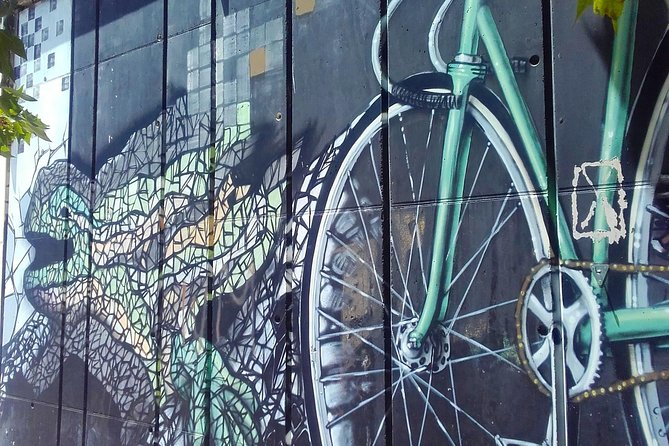 Visite insolite de Barcelone à vélo (en français) - Port Olímpic : comprendre l’héritage des JO de 1992