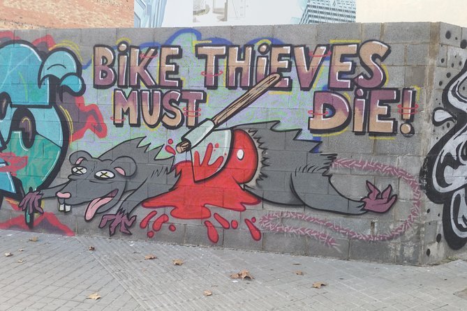 Visite insolite de Barcelone à vélo (en français) - Poblenou, la Manchester catalane : un quartier qui change sous vos yeux