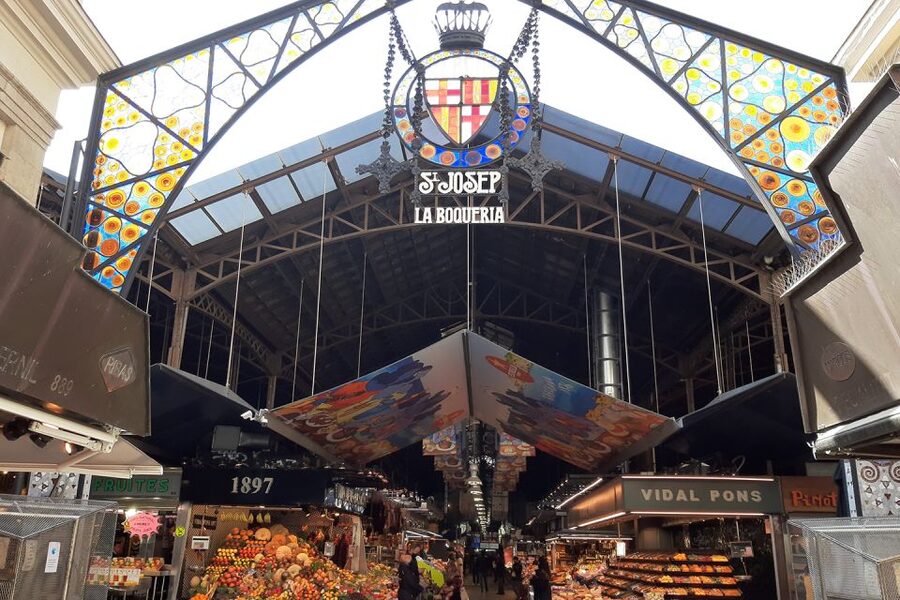 Walking Tour Gothic Quarter and Ramblas+Boat Trip - Price and Value: Is 63 Dollars a Good Deal?
