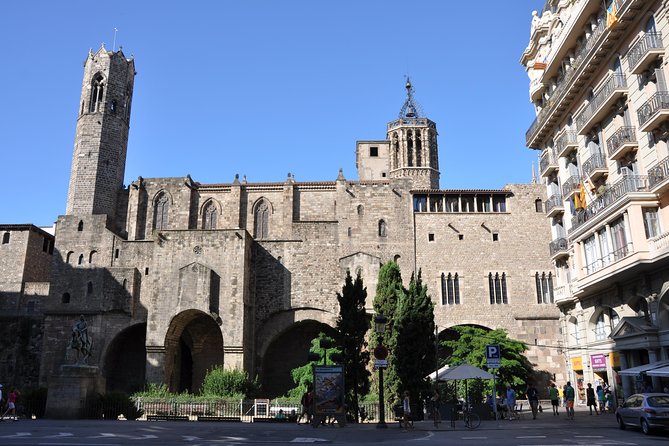 Walking tour of the Gothic Quarter of Barcelona + Cathedral - Casa de l’Ardiaca and the art of spotting what most people miss