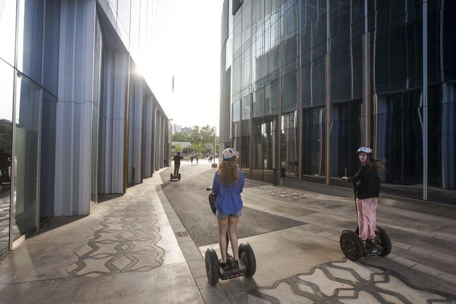 ❤️Welcome to Barcelona❤️ Segway Tour - From city center to the sea: Port Vell, the marina, and the beach promenade feel