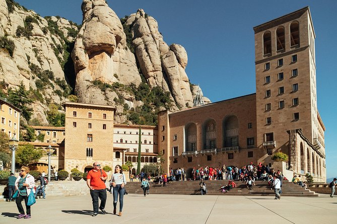 With Locals Ultimate Montserrat PRIVATE Day Trip - With Cable Car and Train - Stop 2: Exploring Montserrat with a local host (what to watch for)