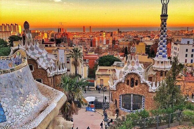Wonders of Gaudi: Park Guell & Sagrada Familia Private Tour - Getting there and the part you must plan for after Sagrada Familia