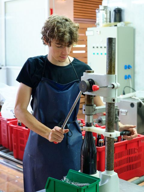 Your Cava, Your Story – Wine workshop experience at Artcava - Making your own Cava bottle: the hands-on part that sticks